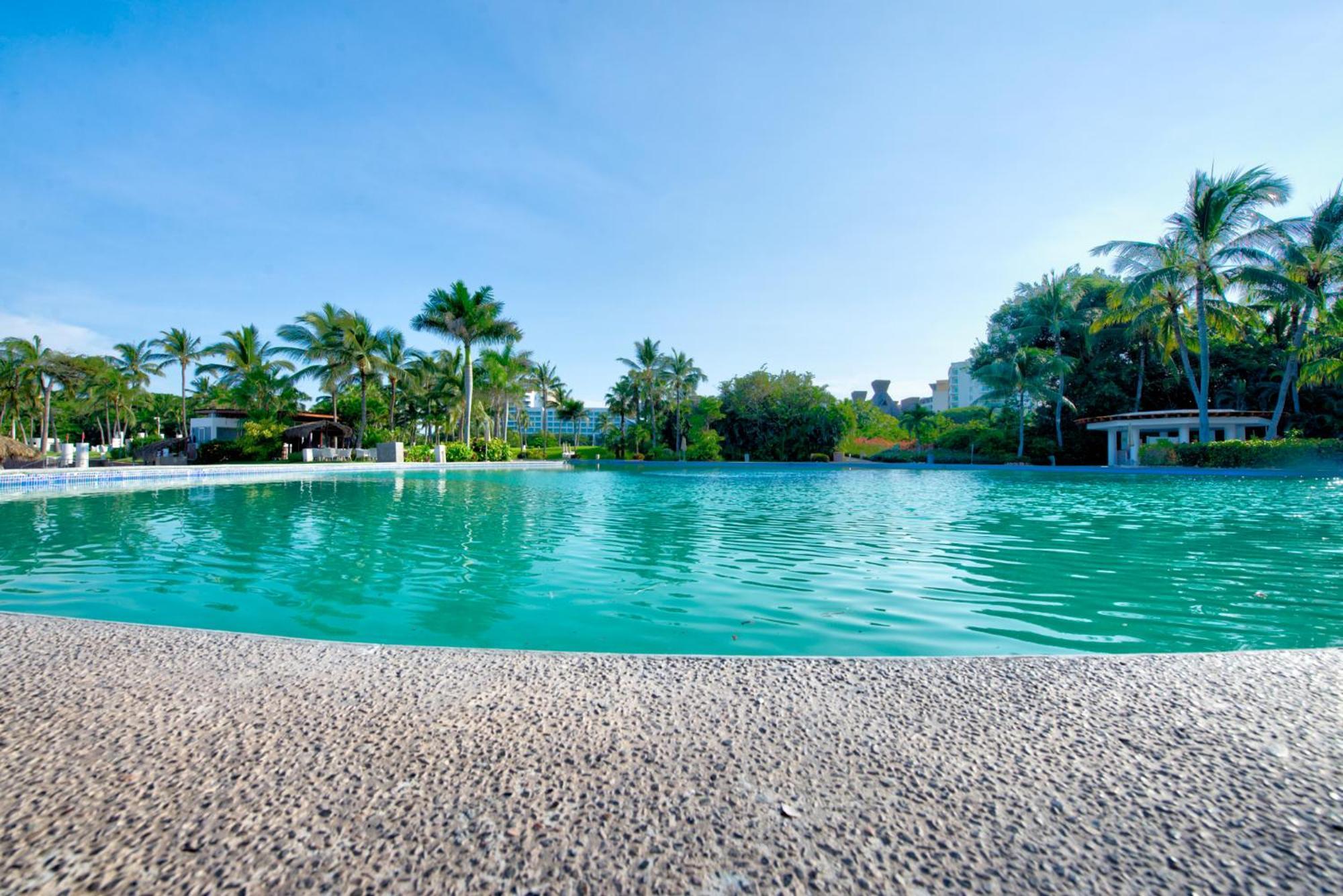 Grand Luxxe Two Bedroom Suite - นวยโวบาญาร์ตา ภายนอก รูปภาพ