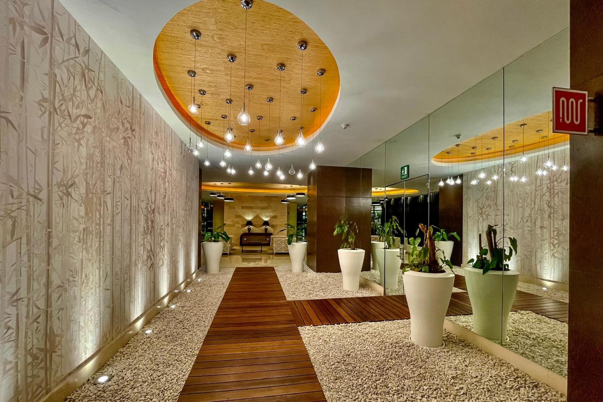 Grand Luxxe Two Bedroom Suite - นวยโวบาญาร์ตา ภายนอก รูปภาพ