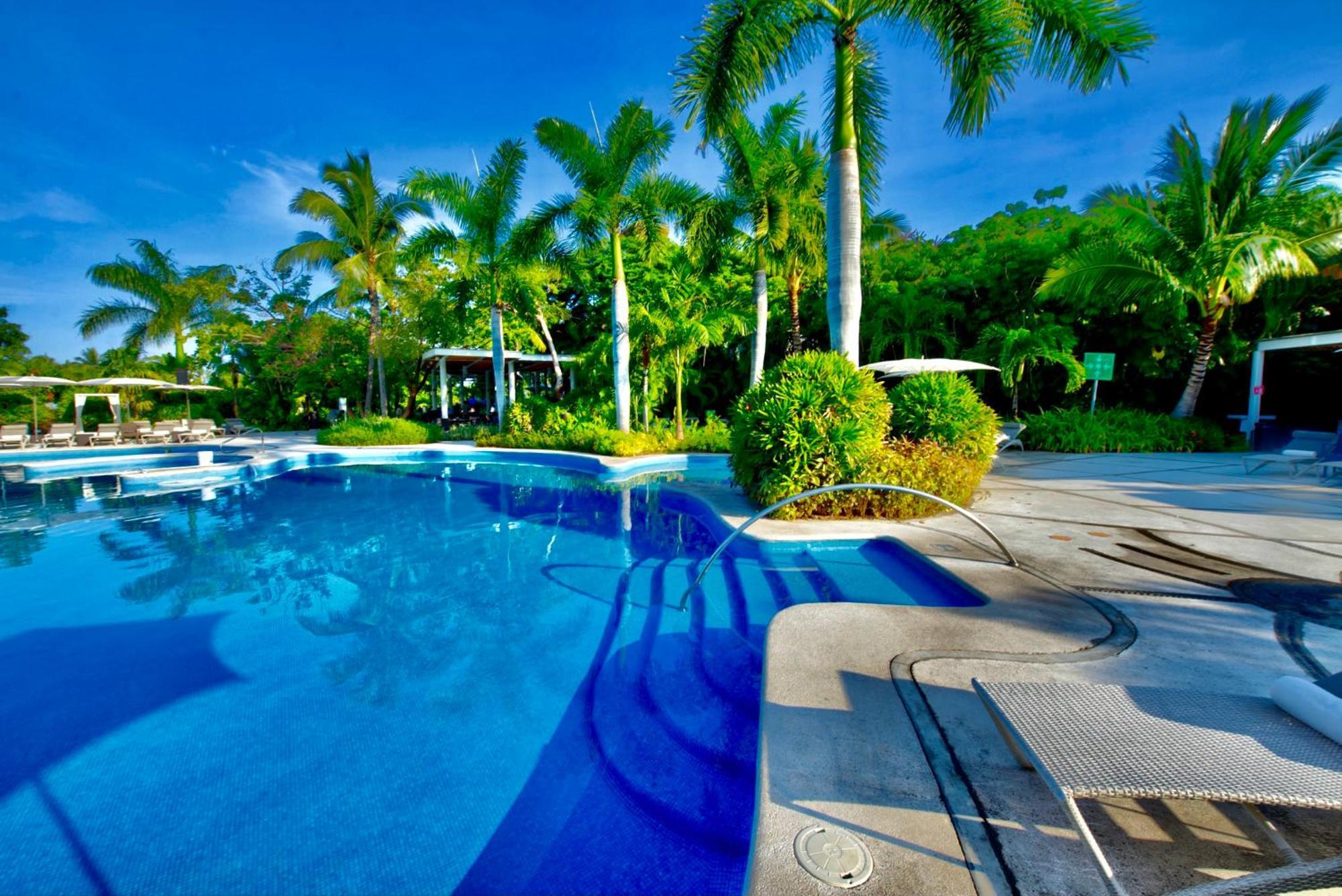 Grand Luxxe Two Bedroom Suite - นวยโวบาญาร์ตา ภายนอก รูปภาพ