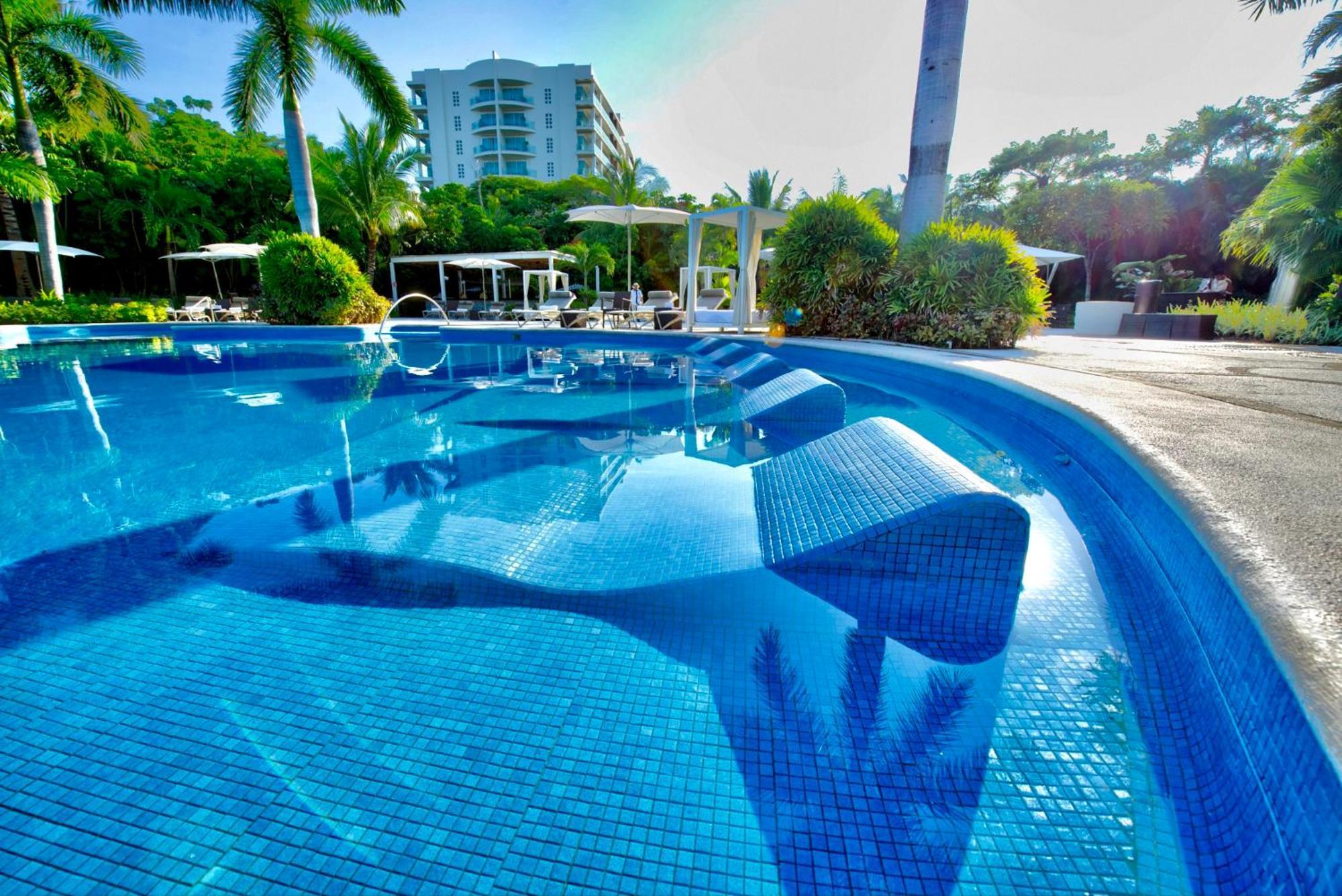 Grand Luxxe Two Bedroom Suite - นวยโวบาญาร์ตา ภายนอก รูปภาพ