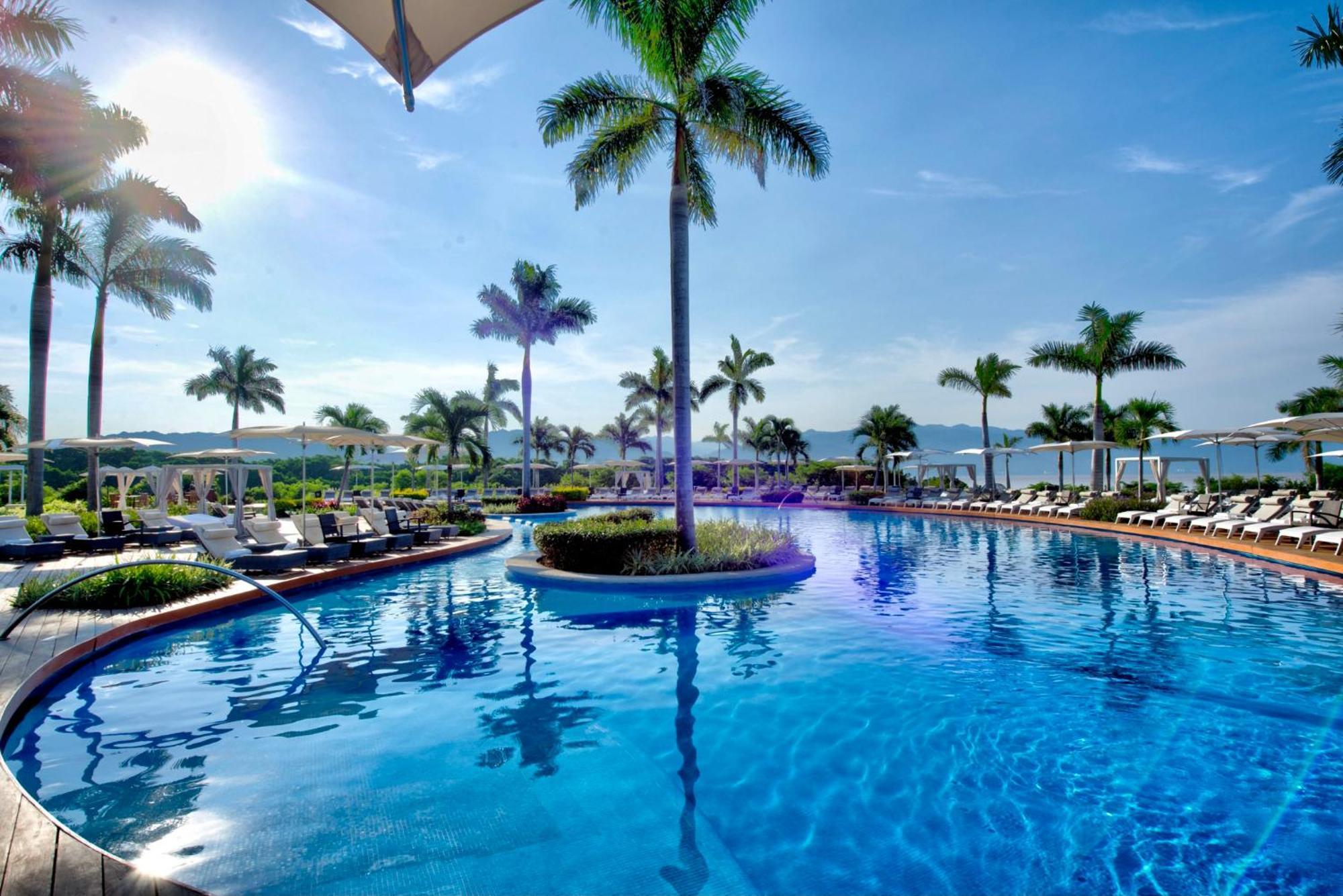 Grand Luxxe Two Bedroom Suite - นวยโวบาญาร์ตา ภายนอก รูปภาพ